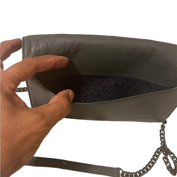 BOTKIER Women's gray Built-In Mirror Chain Strap Wallet - Picture 3 of 12